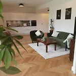 Exklusives Studioapartment - In Traumhafter Lage Direkt Am Halensee דירה ברלין
