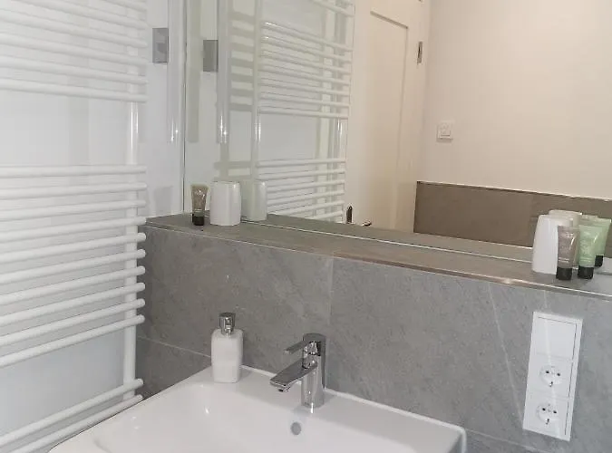 Exklusives Studioapartment - In Traumhafter Lage Direkt Am Halensee * Berlin